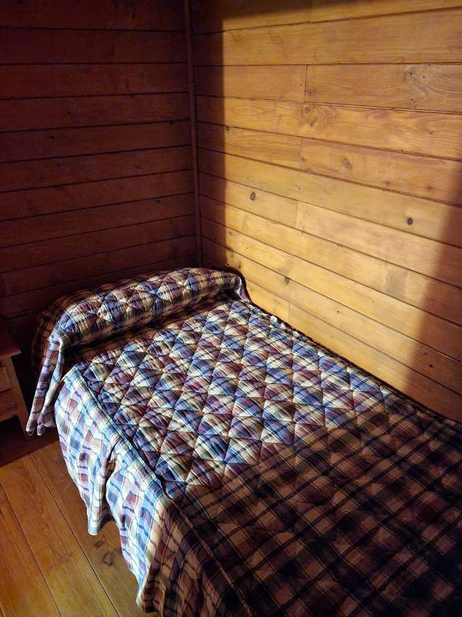Camping Fuente De Piedra Bagian luar foto
