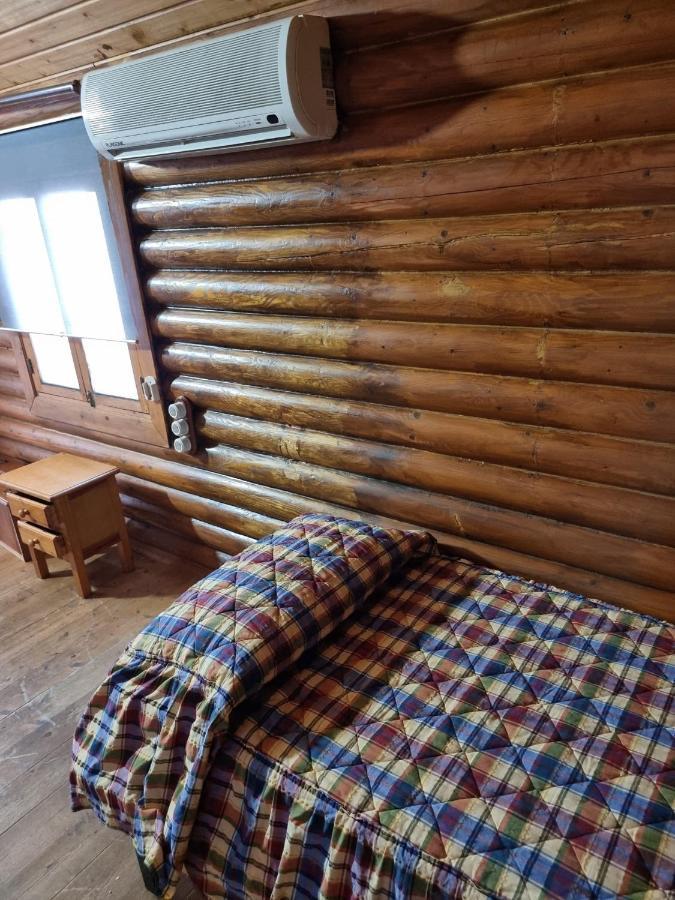 Camping Fuente De Piedra Bagian luar foto