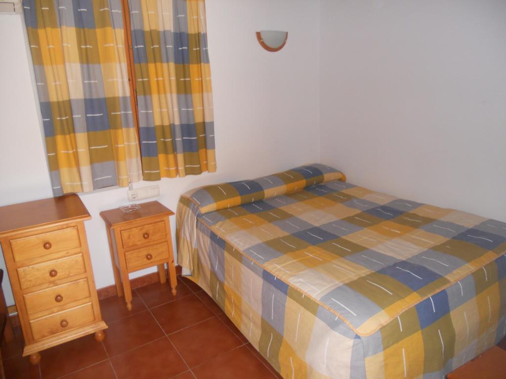 Camping Fuente De Piedra Bagian luar foto