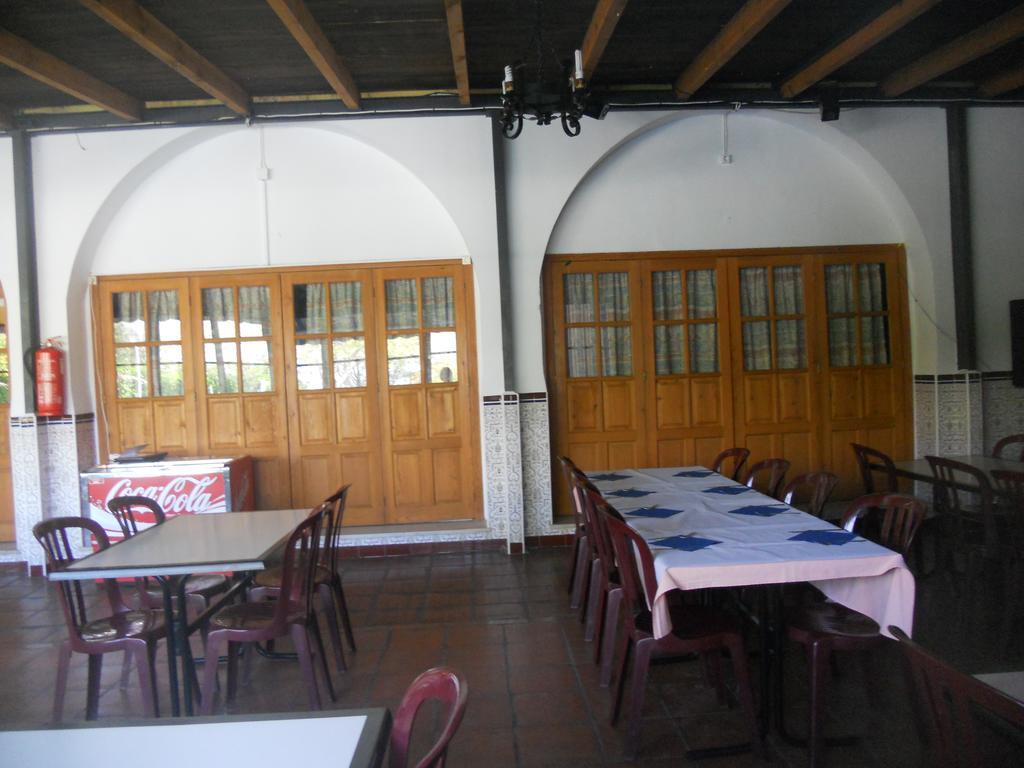 Camping Fuente De Piedra Bagian luar foto