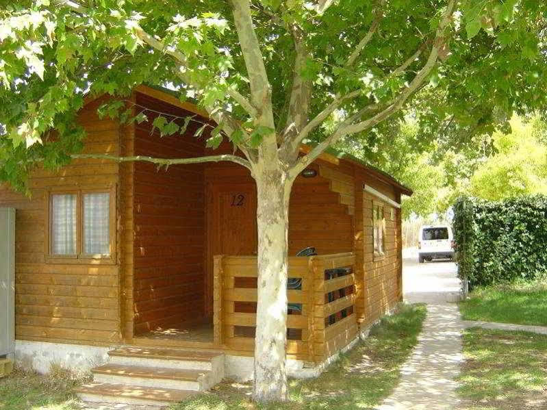 Camping Fuente De Piedra Bagian luar foto