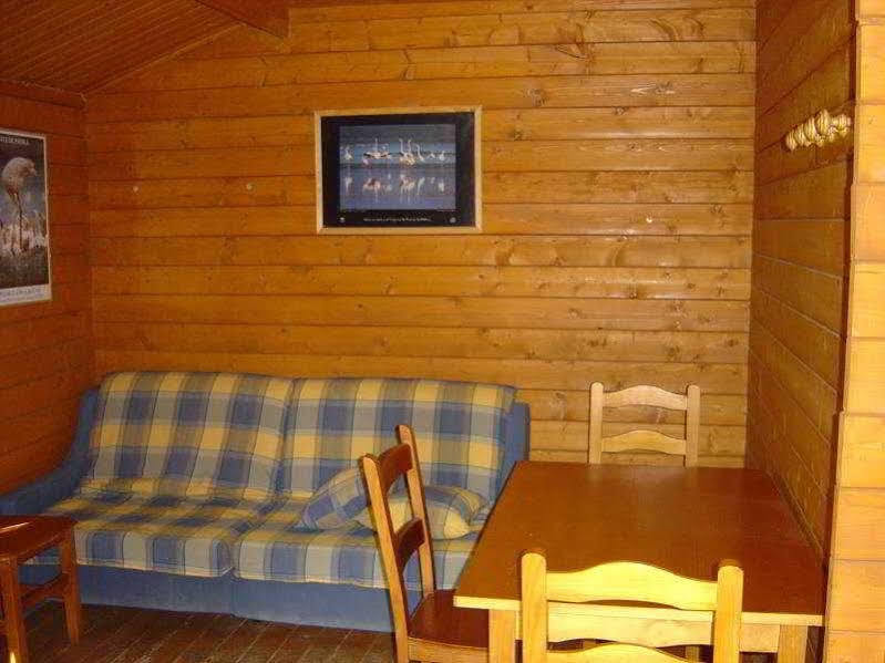 Camping Fuente De Piedra Bagian luar foto